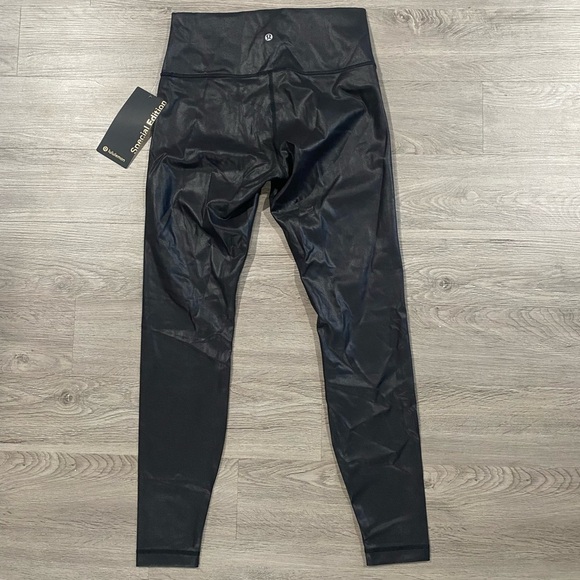 NWT Wunder Under High-Rise Tight 28"
Full-On Luxtreme Shine - Picture 7 of 9